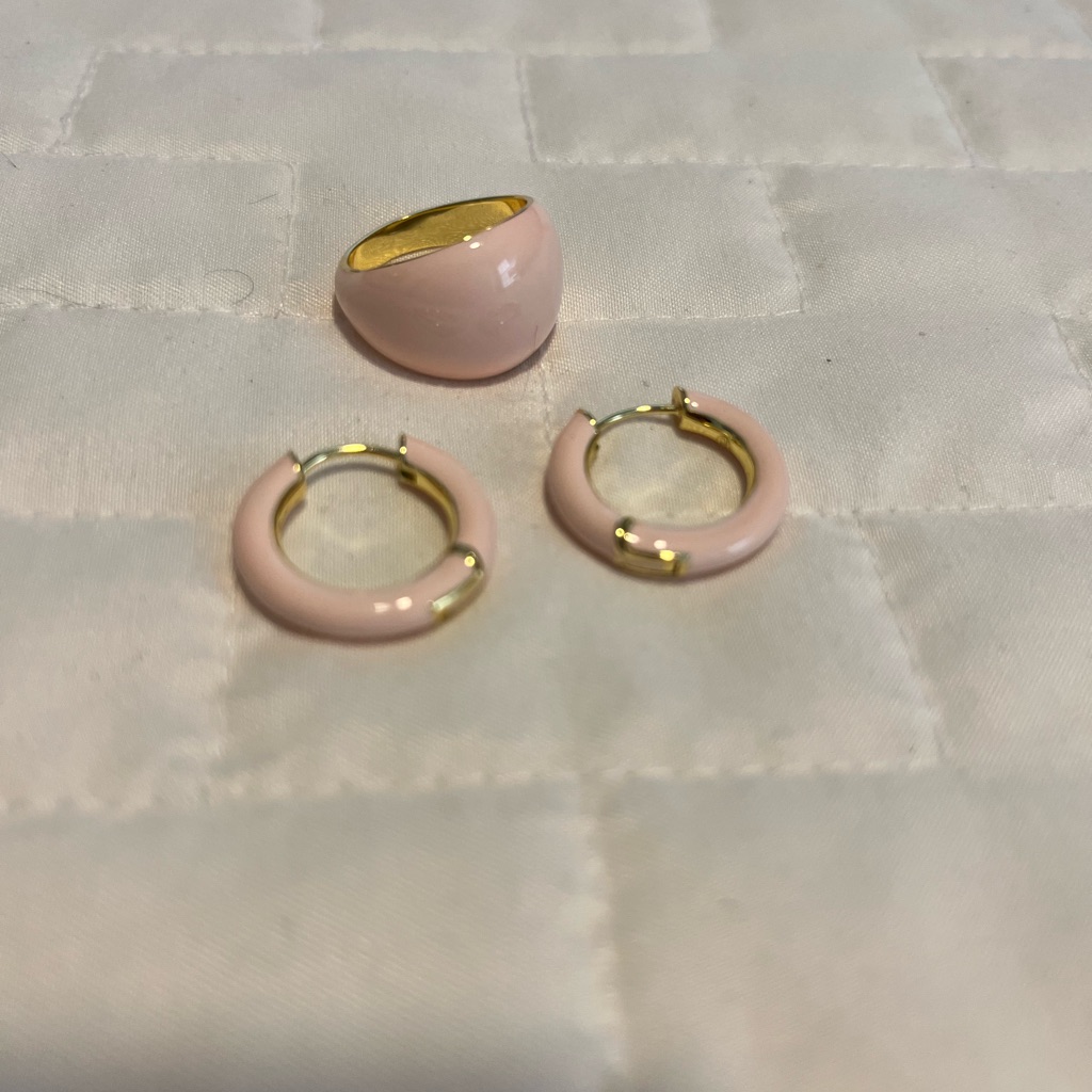 Gorjana Blush Huggie Earrings And Ring Set 50$